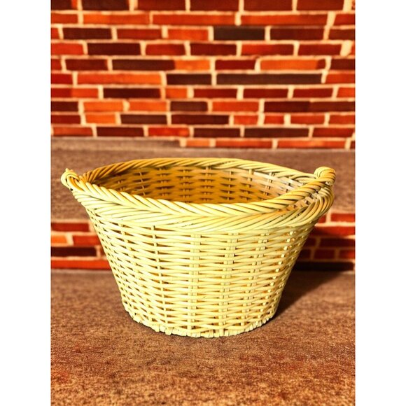 Handwoven Wicker Basket With Sturdy Handle For Storage & Decor - Picture 9 of 11